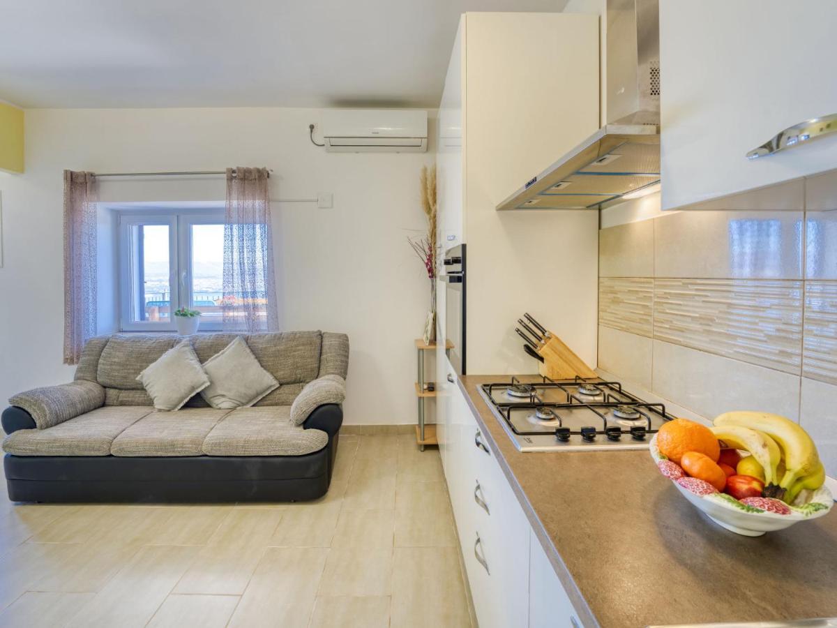 Apartment Edita By Interhome Ловран Екстериор снимка